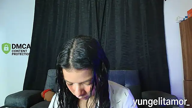 yungelitamor  online show from 10-06-25, 04:57