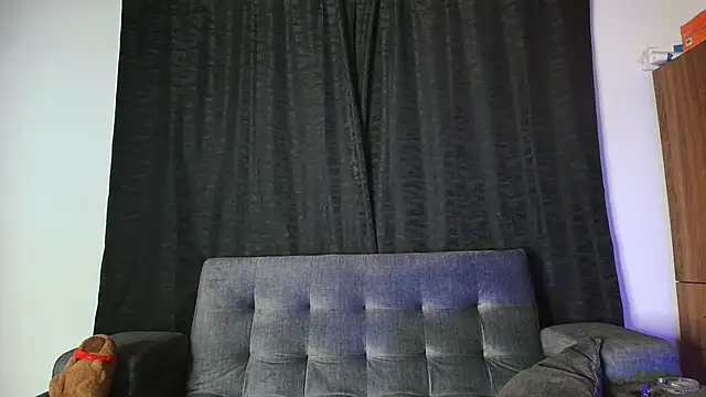 yungelitamor  online show from 09-19-25, 05:00