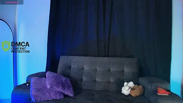 yungelitamor  online show from 04-25-26, 05:32
