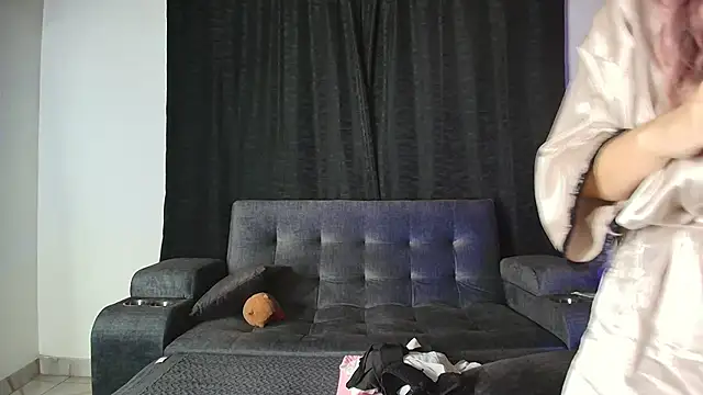 yungelitamor  online show from 09-14-25, 05:30