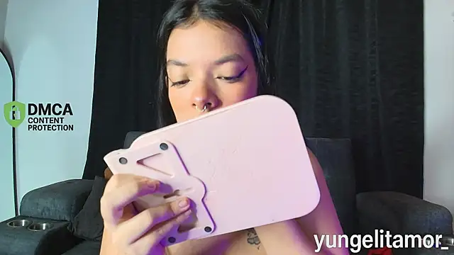 yungelitamor  online show from 10-16-25, 05:16