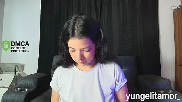 yungelitamor  online show from 09-28-25, 05:03