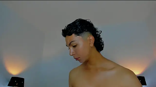 xhenisa  online show from 11-29-25, 10:54