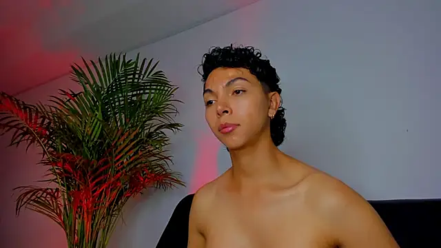 xhenisa  online show from 11-20-25, 08:53