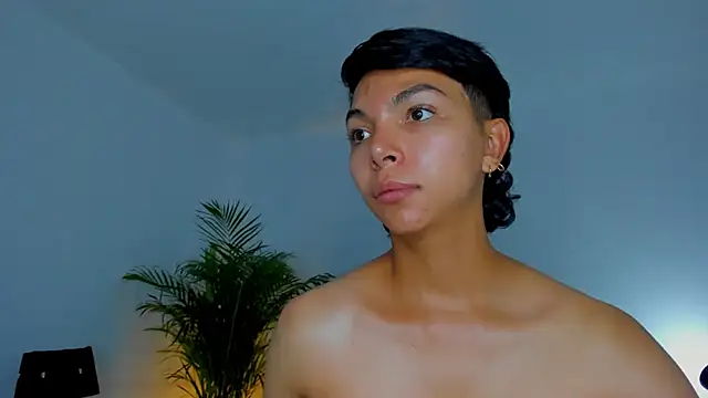 xhenisa  online show from 09-29-25, 08:03