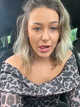 petrouchkaaa  online show from 11-30-25, 10:16