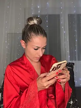 petrouchkaaa  online show from 09-16-25, 08:32