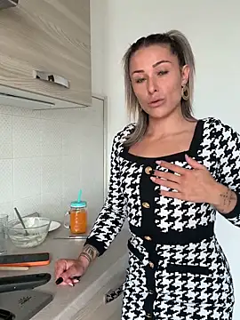 petrouchkaaa  online show from 03-12-26, 08:40