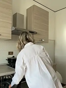 petrouchkaaa  online show from 03-19-26, 09:09