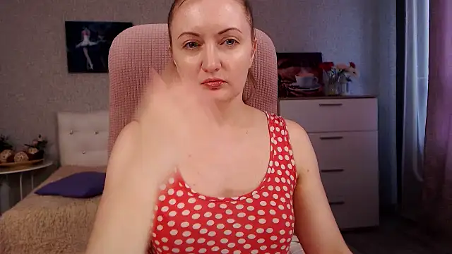 Snapshot of BettyFootFetish chatting on 05-11-26, 11:55 BettyFootFetish online show from 05-11-26, 11:55