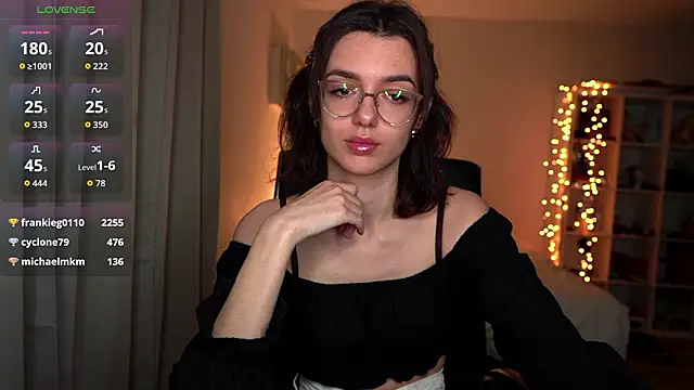 Snapshot of olivia_jeas chatting on 02-11-26, 01:05 olivia jeas online show from 02-11-26, 01:05