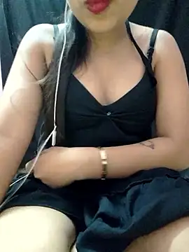 Snapshot of Roshni_98 chatting on 06-17-26, 07:02 Roshni 98 online show from 06-17-26, 07:02