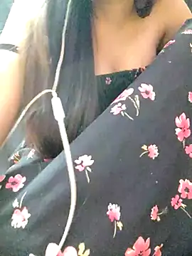 Snapshot of Roshni_98 chatting on 02-13-26, 05:46 Roshni 98 online show from 02-13-26, 05:46