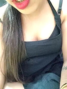 Snapshot of Roshni_98 chatting on 04-08-26, 05:36 Roshni 98 online show from 04-08-26, 05:36