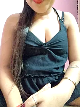 Snapshot of Roshni_98 chatting on 06-17-26, 06:57 Roshni 98 online show from 06-17-26, 06:57