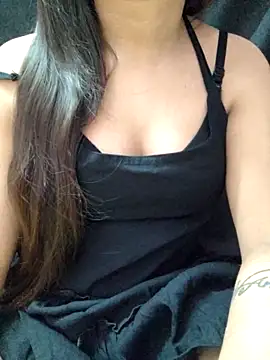 Snapshot of Roshni_98 chatting on 04-06-26, 05:03 Roshni 98 online show from 04-06-26, 05:03