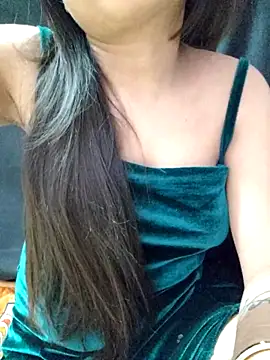 Snapshot of Roshni_98 chatting on 02-17-26, 07:22 Roshni 98 online show from 02-17-26, 07:22