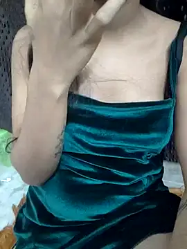 Snapshot of Roshni_98 chatting on 03-03-25, 04:47 Roshni 98 online show from 03-03-25, 04:47