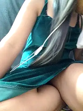 Snapshot of Roshni_98 chatting on 02-19-26, 04:59 Roshni 98 online show from 02-19-26, 04:59