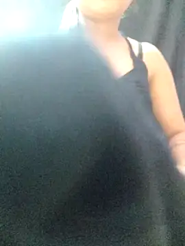 Snapshot of Roshni_98 chatting on 06-12-26, 06:22 Roshni 98 online show from 06-12-26, 06:22