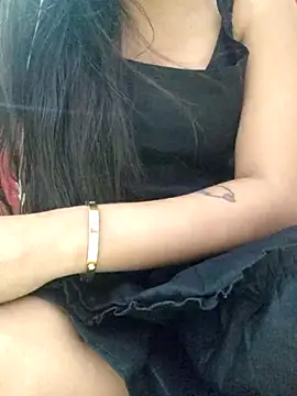 Snapshot of Roshni_98 chatting on 03-20-26, 07:09 Roshni 98 online show from 03-20-26, 07:09