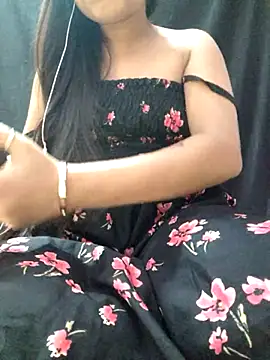 Snapshot of Roshni_98 chatting on 04-13-26, 05:22 Roshni 98 online show from 04-13-26, 05:22