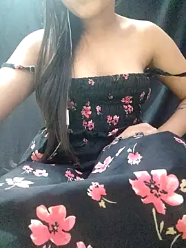 Snapshot of Roshni_98 chatting on 05-11-26, 04:36 Roshni 98 online show from 05-11-26, 04:36