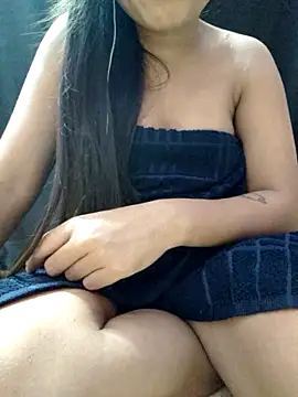 Snapshot of Roshni_98 chatting on 10-11-25, 07:48 Roshni 98 online show from 10-11-25, 07:48