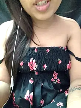 Snapshot of Roshni_98 chatting on 03-10-26, 08:46 Roshni 98 online show from 03-10-26, 08:46