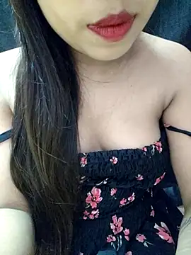 Snapshot of Roshni_98 chatting on 06-26-26, 06:14 Roshni 98 online show from 06-26-26, 06:14
