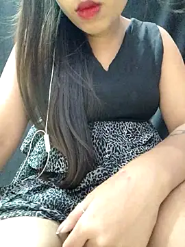 Snapshot of Roshni_98 chatting on 06-27-26, 06:19 Roshni 98 online show from 06-27-26, 06:19