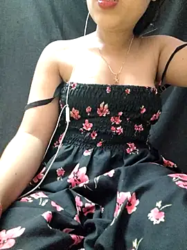 Snapshot of Roshni_98 chatting on 07-15-26, 06:53 Roshni 98 online show from 07-15-26, 06:53