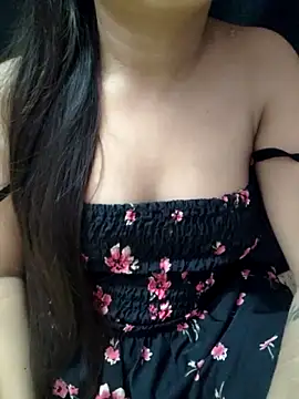 Snapshot of Roshni_98 chatting on 05-11-26, 05:21 Roshni 98 online show from 05-11-26, 05:21