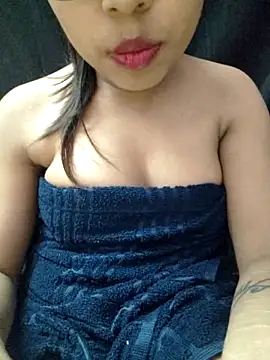 Snapshot of Roshni_98 chatting on 04-21-26, 05:41 Roshni 98 online show from 04-21-26, 05:41