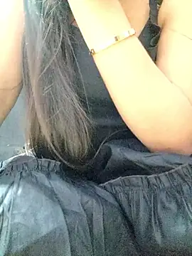 Snapshot of Roshni_98 chatting on 03-18-26, 06:20 Roshni 98 online show from 03-18-26, 06:20