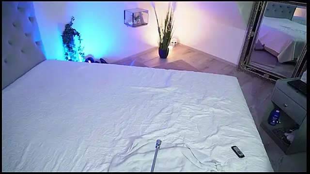 Snapshot of hotmilfbitch chatting on 07-13-26, 09:58 hotmilfbitch online show from 07-13-26, 09:58