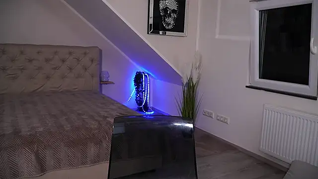 hotmilfbitch online show from 10-10-25, 11:16