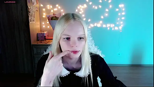 Emily Nyaffee online show from 03-03-25, 06:35