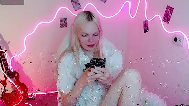 Emily Nyaffee online show from 09-23-25, 09:11