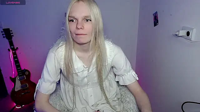 Emily Nyaffee online show from 01-14-26, 01:48