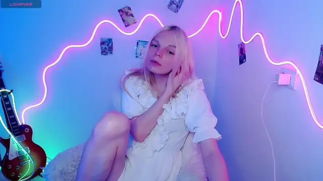 Emily Nyaffee online show from 10-29-25, 07:46