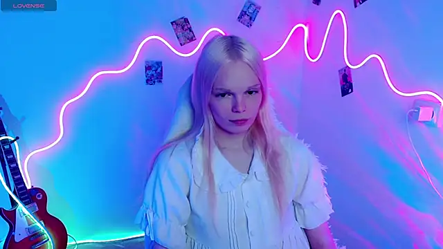 Emily Nyaffee online show from 10-07-25, 07:59