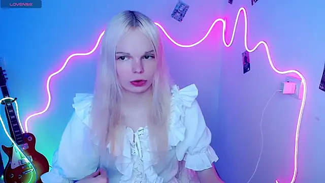 Emily Nyaffee online show from 10-27-25, 06:42