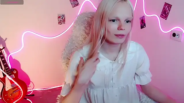 Emily Nyaffee online show from 09-10-25, 05:23