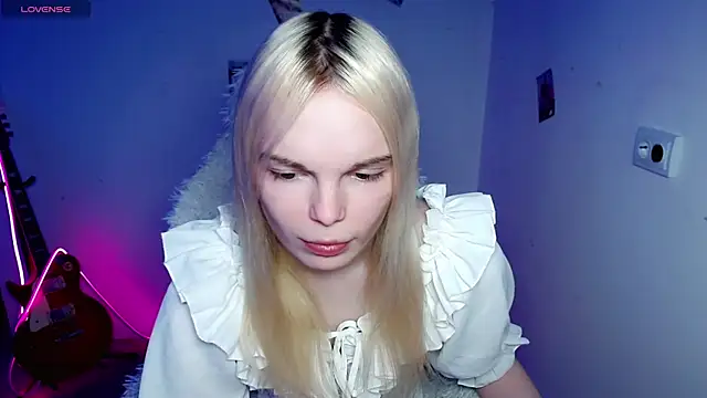 Emily Nyaffee online show from 12-15-25, 10:37