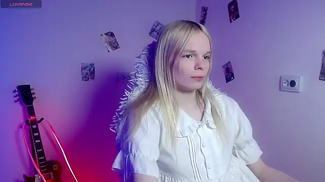 Emily Nyaffee online show from 03-27-26, 01:45