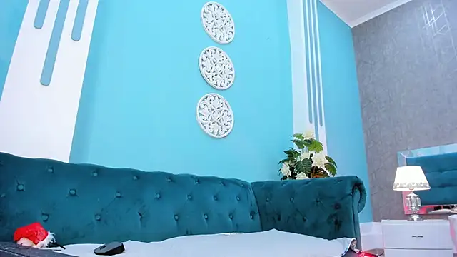 Snapshot of KarlynHoliss chatting on 12-24-24, 12:22 KarlynHoliss online show from 12-24-24, 12:22