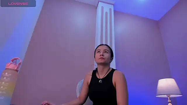 Snapshot of KarlynHoliss chatting on 12-11-24, 11:51 KarlynHoliss online show from 12-11-24, 11:51