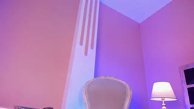 Snapshot of KarlynHoliss chatting on 12-22-24, 06:37 KarlynHoliss online show from 12-22-24, 06:37