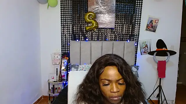 Snapshot of Wilson_Siara chatting on 10-11-25, 04:35 Wilson Siara online show from 10-11-25, 04:35